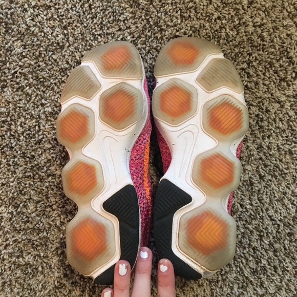 Pink Nike Flyknit Zoom Shoes - Picture 3 of 5